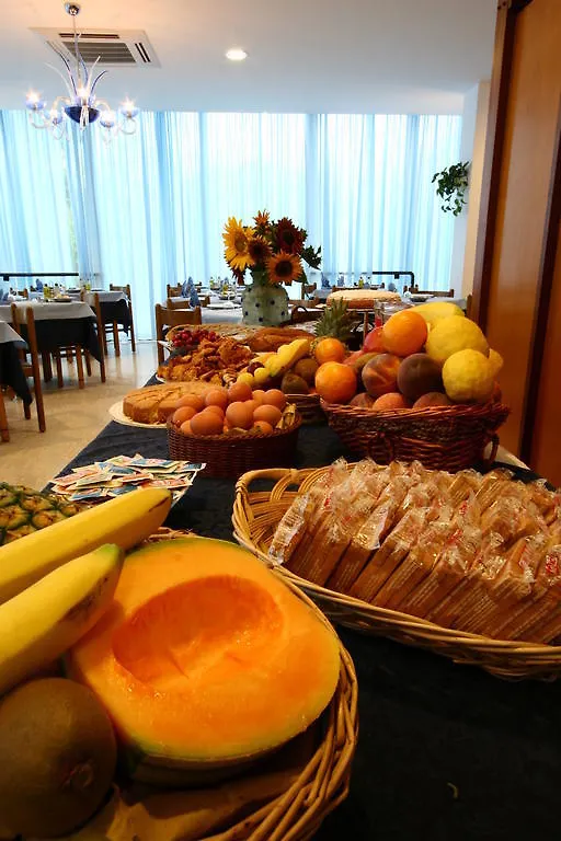 Hotel Onda Marina Misano Adriatico 3*,  Italia